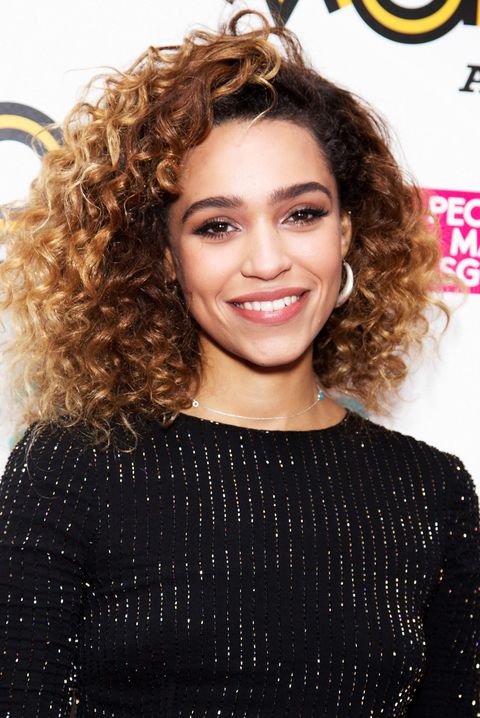 Izzy Bizu - honey balayage hair